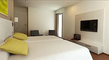 فيلة Coral La Quinta