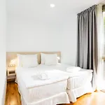 فيلة Coral La Quinta