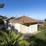 فيلة Coral La Quinta